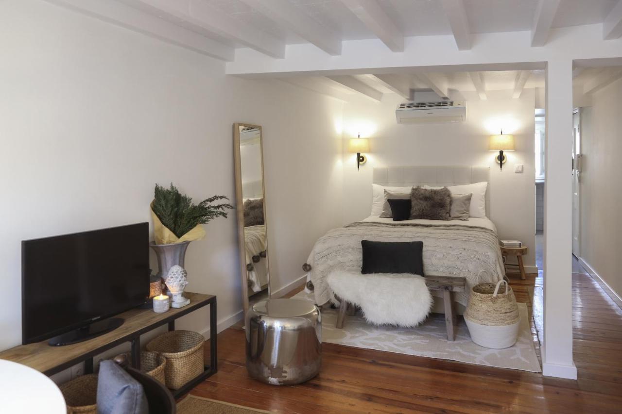 Apartment Chic Urban Retreat At Downtown With Balcony & Views Lisbon