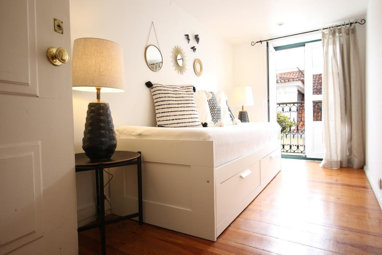 Appartement Chic Urban Retreat At Downtown With Balcony & Views, 5th-floor No Lift